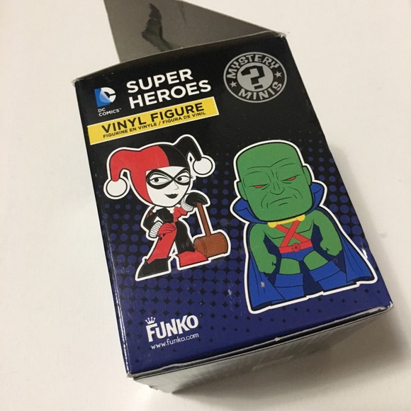 Deathstroke DC Comics Super Heroes Vinyl Figurine - Picture 15 of 16